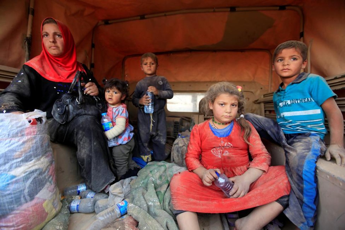 Anh: Thuong dan Iraq lu luot chay khoi thanh pho Mosul